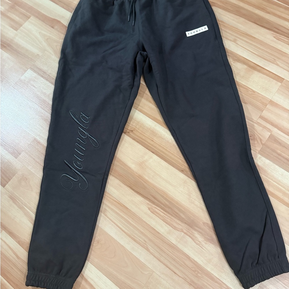 Youngla dark gray jogger sweatpants